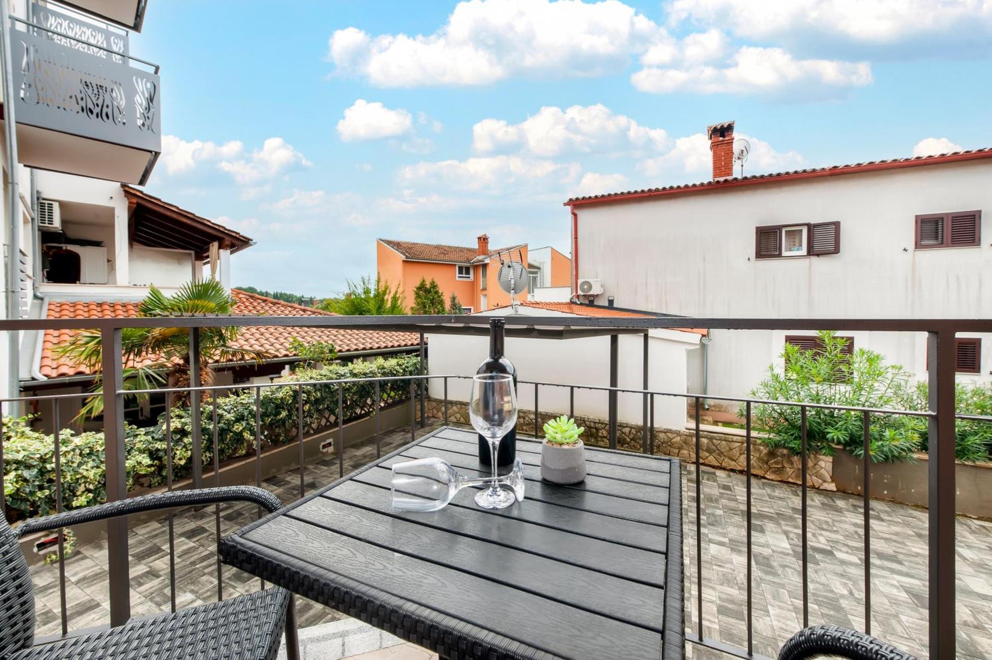 Apartmani Sara-Andrea Ровинь Экстерьер фото